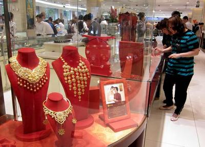 北京黄金饰品销量激增30%，5月旺季菜百等金店销售火爆
